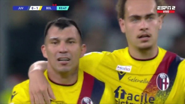 Gary Medel se fue expulsado ante un arranque de furia. (Foto: Captura Espn)