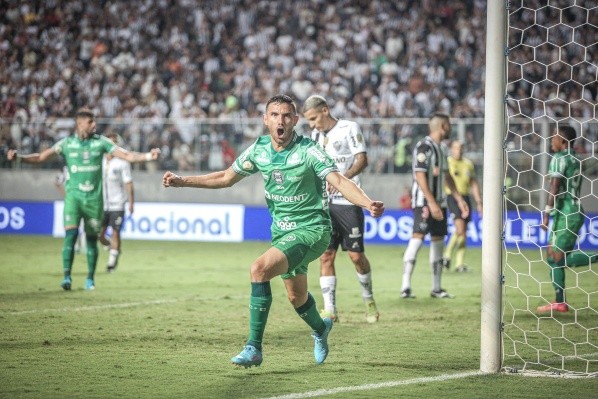 Coritiba festeja de visitante al llevarse un punto.