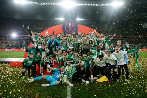 Betis festeja la Copa del Rey obtenida de la mano de Pellegrini (Foto: Betis)