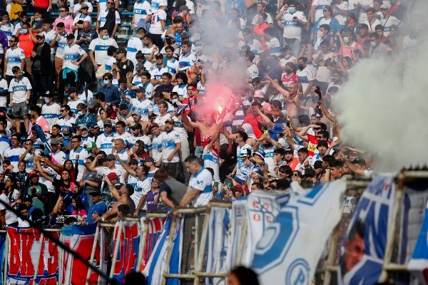 Hinchas de la UC fueron identificados por causar violencia en San Carlos (Agencia Uno)