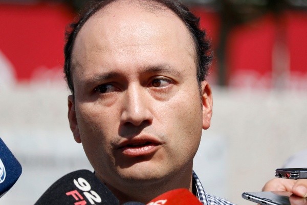 Edmundo Valladares deja Colo Colo y el Club Social otra vez es desplazado en Blanco y Negro. Foto: Agencia Uno