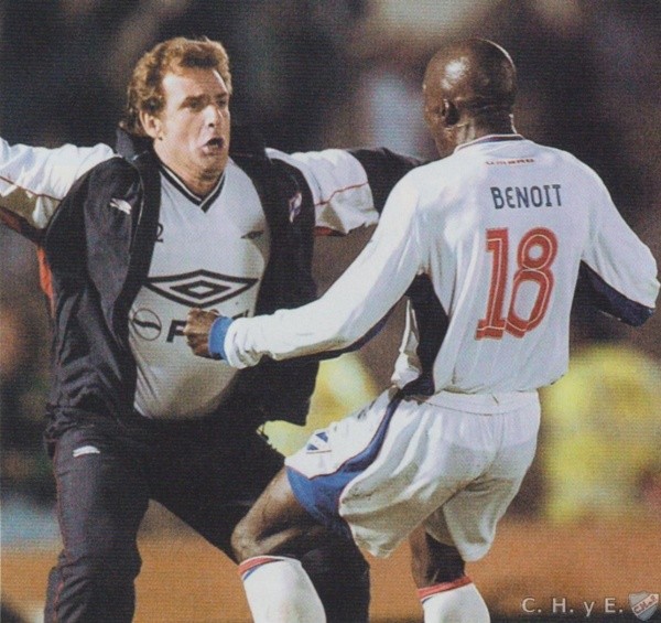 Benoit Angbwa el defensa camerunés que jugó en Nacional y anotó en la Libertadores