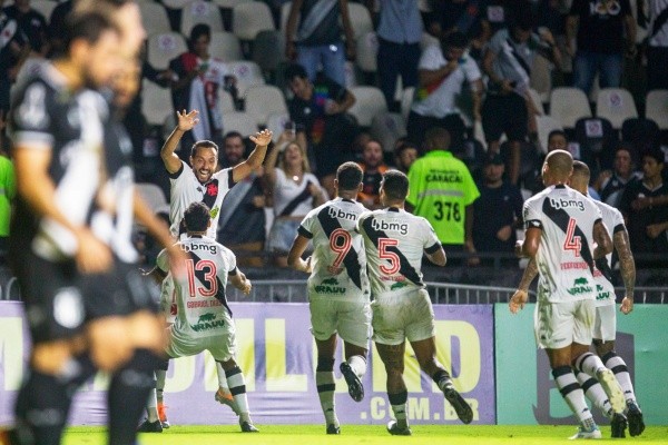 Raniel festeja el único tanto en el Vasco da Gama.