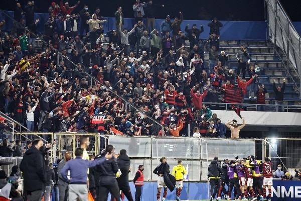 La barra de Flamengo fue la última afectada por la escalada de violencia de los hinchas de la Católica en San Carlos.