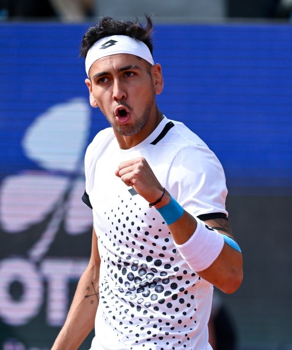 Alejandro Tabilo se llenó de confianza en el segundo set pero no pudo. (Foto: Getty Images)
