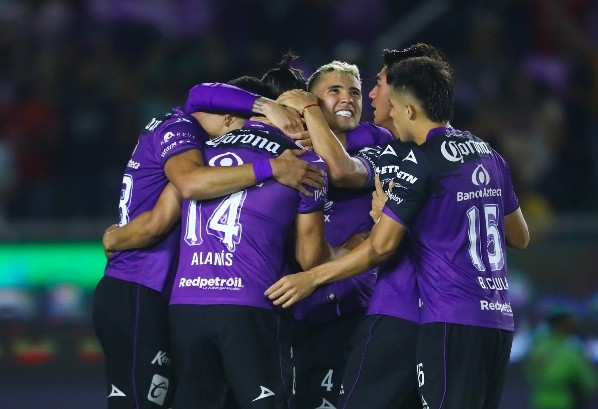 Nicolás Díaz fue titular todo el partido por la banda izquierda.