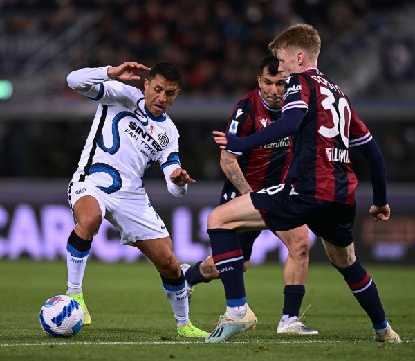 El Inter viene de perder contra Bologna con Alexis entrando desde el banco.