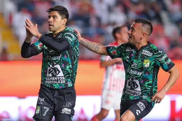 Víctor Dávila y Jean Meneses se juegan esta noche su última oportunidad junto al León para entrar a la eliminatoria de la Liga MX. Foto: JamMedia