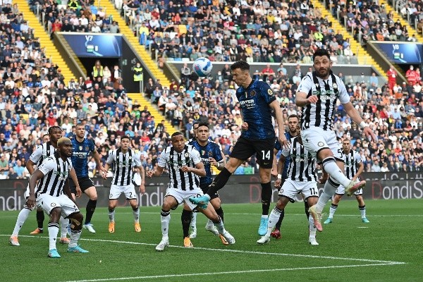 Ivan Perisic abrió el marcador en el triunfo del Inter de Milán ante Udinese, que los mantiene en carrera por la Serie A. Foto: Getty Images