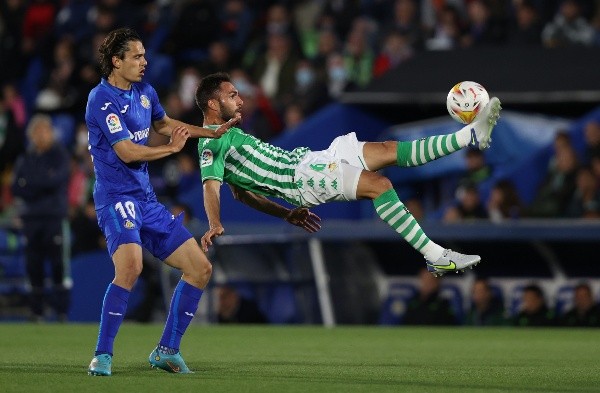El Real Betis intentó por todos lados, pero no pudo romper el muro del Getafe y se fue con un empate que poco le sirve. Foto: Getty Images