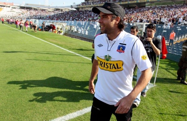 González con la camiseta de Colo Colo - AgenciaUno