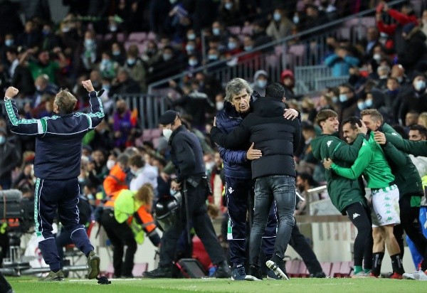 Manuel Pellegrini y el Betis le quitaron el invicto a Xavi en el Barcelona. En diciembre los derrotaron por 0-1 en el Camp Nou. Foto: Getty Images