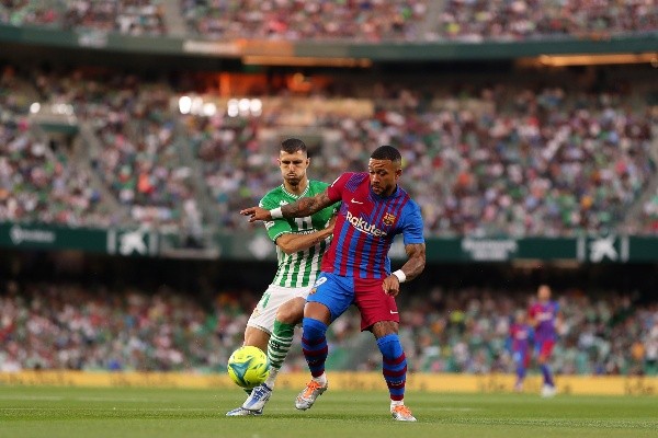 Betis vs Barcelona abrazo de Xavi y Claudio Bravo en el pasillo al campeón de la Copa del Rey A