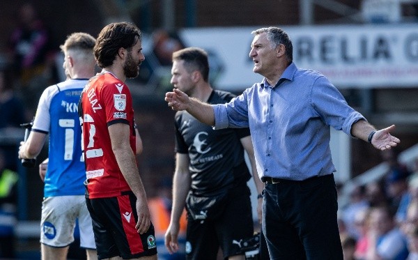 Tony Mowbray deja la banca del Blackburn Rovers y Ben Brereton Díaz se queda sin técnico. Foto: Getty Images