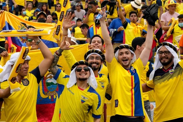 Hinchas ecuatorianos podrían quedarse sin Mundial en 2022 y 2026 (Getty)