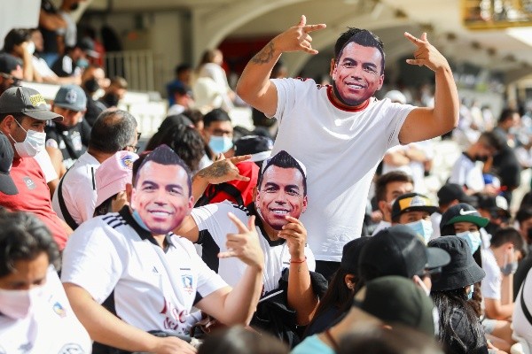 Los hinchas albos esperan demostrarle todo su cariño a Paredes (Agencia Uno)