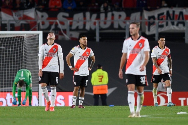 Díaz se lamenta tras el gol que le convirtieron a River Plate