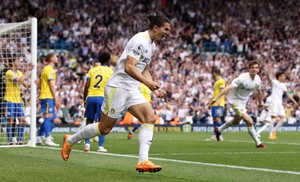 Agónico gol: Leeds United aún no desciende, pero tampoco se salva.