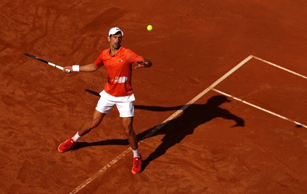 Djokovic campeón en Roma con cómoda victoria ante Tsitsipas.