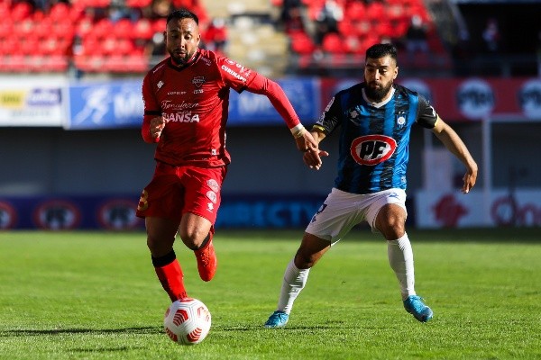 El súper Ñublense de Jaime García se enfrenta al aguerrido Huachipato de Mario Salas. Foto: Agencia Uno