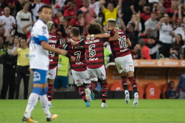 Flamengo venció con comodidad a la UC - AgenciaUno