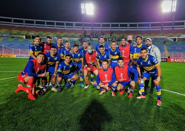 Everton tras el duelo contra Ayacucho en Perú, gol blooper incluido. (Foto: Everton)