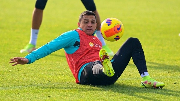 Alexis Sánchez y su tremenda historia son parte del documental que estrenó la FIFA en su plataforma de streaming. Foto: Getty Images