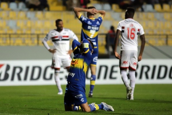 Everton sufre tras la goleada de Sao Paulo sobre Jorge Wilstermann. | Foto: Agencia Uno