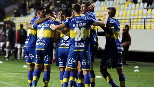 Everton ha sufrido en la última semana con el coronavirus. El lunes anunciaron tres casos dentro del plantel y este viernes confirmaron dos más. Foto: Agencia Uno