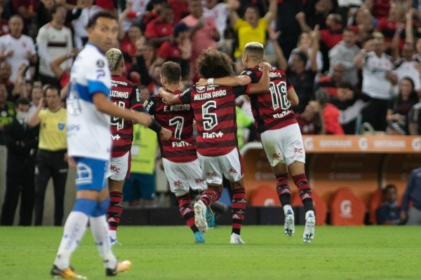 Universidad Católica quedó eliminada de Copa Libertadores tras caer por 3-0 con Flamengo. Los Cruzados aspiran a entrar en Copa Sudamericana para salvar el año. Foto: Agencia Uno