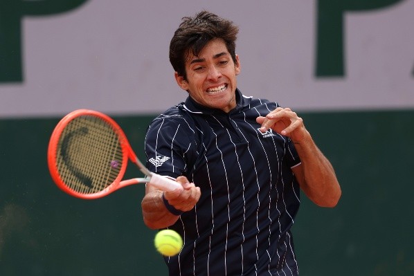 Cristian Garín ganó en Roland Garros y avanzó a la segunda ronda del torneo. Foto: Getty Images