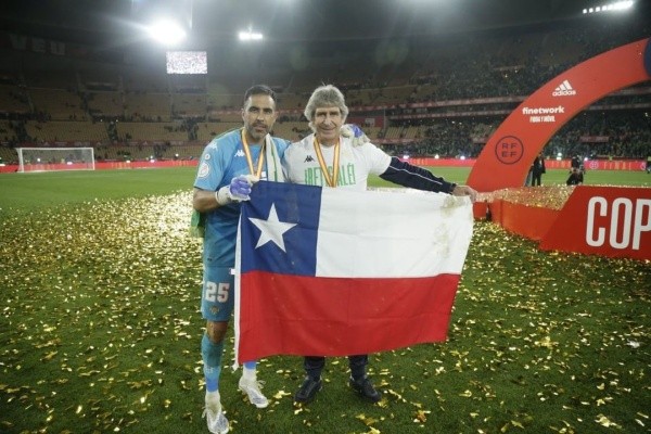 Claudio Bravo y Manuel Pellegrini obtuvieron la Copa del Rey