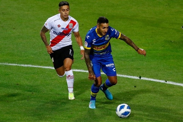 Ismael Sosa lamenta la eliminación de Everton en Copa Sudamericana y la califica como injusta.