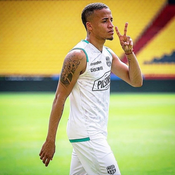 Byron Castillo es seguido desde el fútbol extranjero