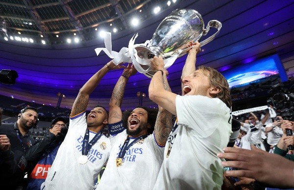 Real Madrid campeón de Champions: Cristián Basaure defiende el título de los merengues conseguido ante un fiero Liverpool.
