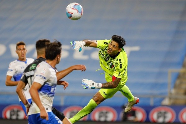 Nery Veloso es uno de los fuertes candidatos a salir de Palestino para seguir en Primera División. Foto: Agencia Uno