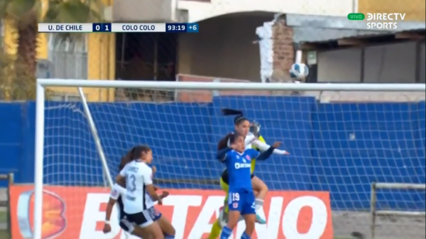 La acción que dejó muy complicada a Javiera Grez en el superclásico femenino entre Colo Colo y la U.