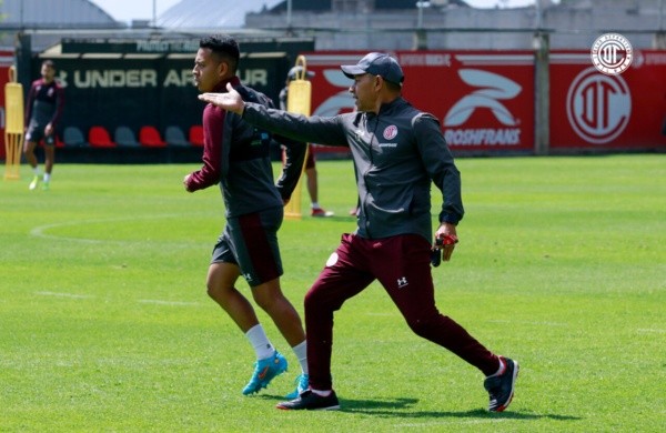 Meneses se reencuentra con Ignacio Ambriz como entrenador. (Foto: Toluca)