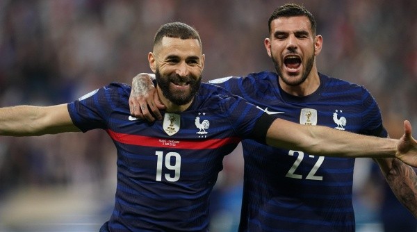 Karim Benzema anotó un golazo, pero no fue suficiente. Francia cayó con Dinamarca y se complica. Foto: Twitter@equipedefrance