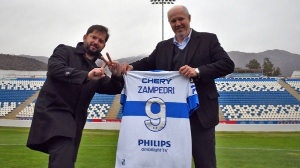 Gabriel Boric y la camiseta de Fernando Zampedri