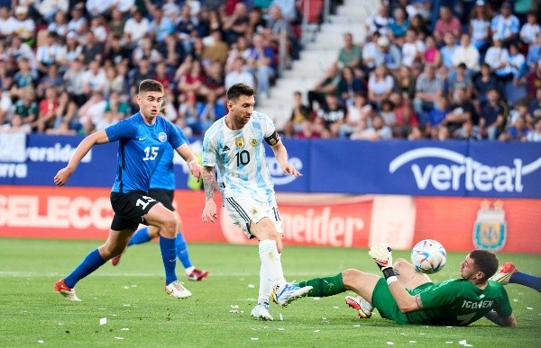 Lionel Messi dio un espectáculo contra Estonia al anotar cinco goles (Getty)