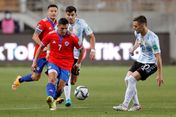 Aránguiz y Sánchez tienen 134.979 kilómetros de recorrido en sus carreras entre ambos. | Foto: Getty