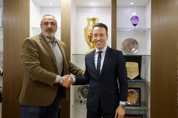 El presidente de la ANFP Pablo Milad y el abogado Eduardo Carlezzo. (Foto: Agencia UNO)