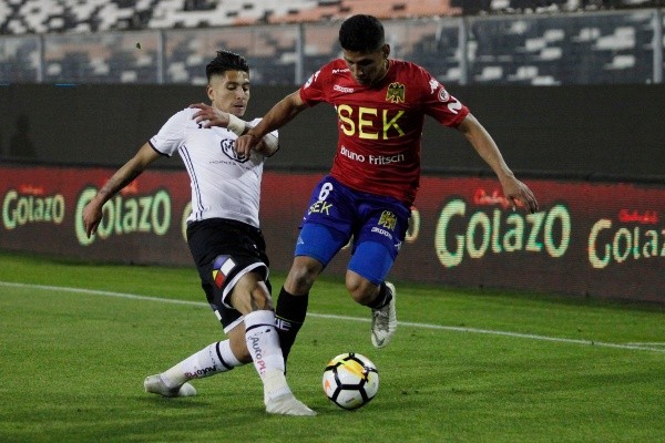 Ramiro González con Unión Española ante Colo Colo. Ahora defenderá al Cacique. | Foto: Agencia Uno