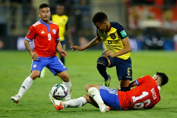 Byron Castillo sigue dando dolores de cabeza al fútbol chileno / Foto: Getty