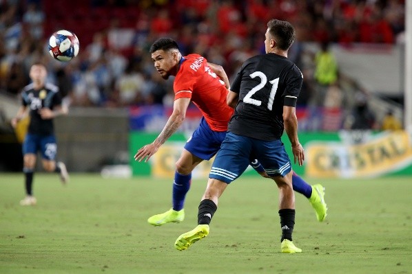 En River quieren darle la nacionalidad argentina a Paulo Díaz. | Foto: Carlos Parra/ANFP