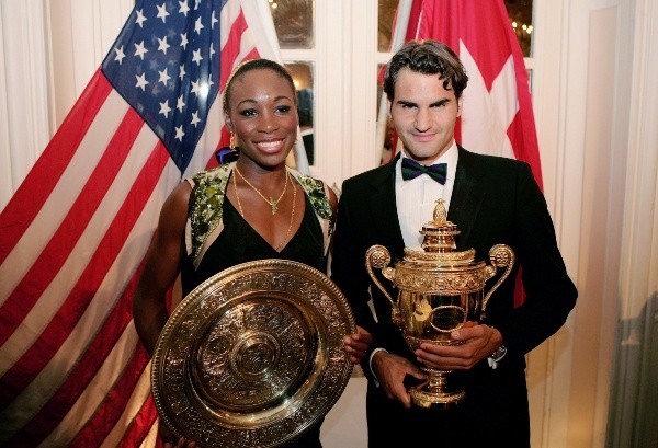 Venus Williams y Roger Federer fueron campeones de sus respectivas categorías en Wimbledon 2005. También lo repitieron en la edición de 2007. | Foto: Getty