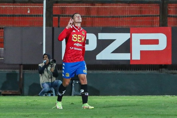 Leandro Garate anotó tres en la goleada de Unión sobre Provincial Ovalle. | Foto: Agencia Uno