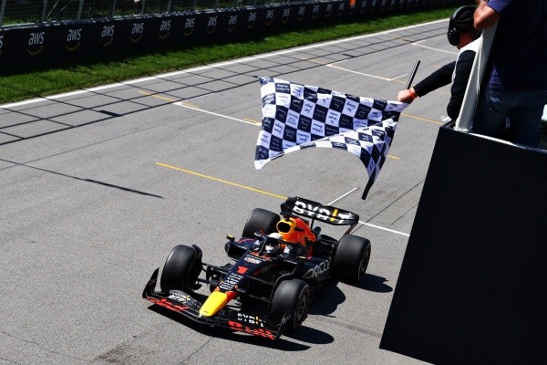 Max Verstappen sufrió la carrera per terminó imponiéndose. (Foto: Getty Images)