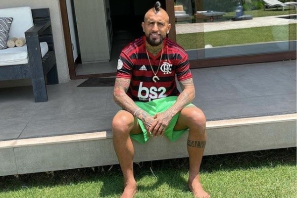 Arturo Vidal sigue muy cerca de ponerse la camiseta de Flamengo... como jugador: Cooperativa adelanta que firmará un contrato por dos años y posibilidad de renovar por otros doce meses.